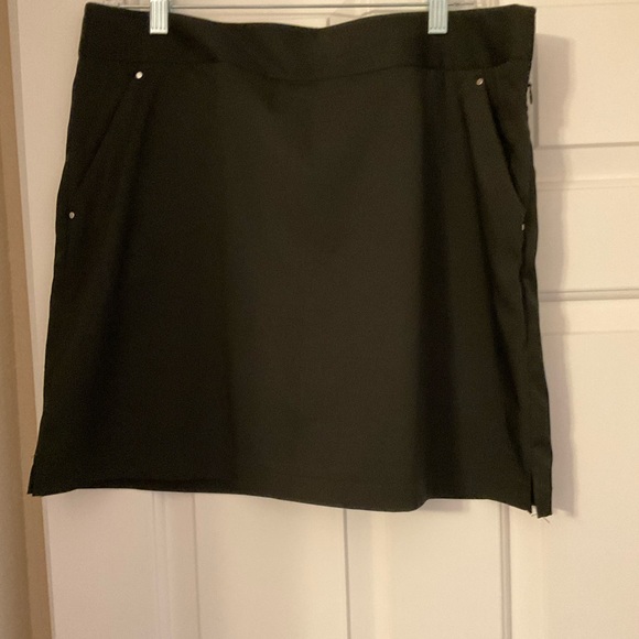 Greg Norman Black Skort - Picture 1 of 4